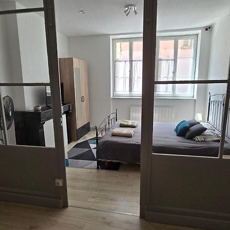 Appartement Au Calme Idealement Place A Macon. Exterior photo