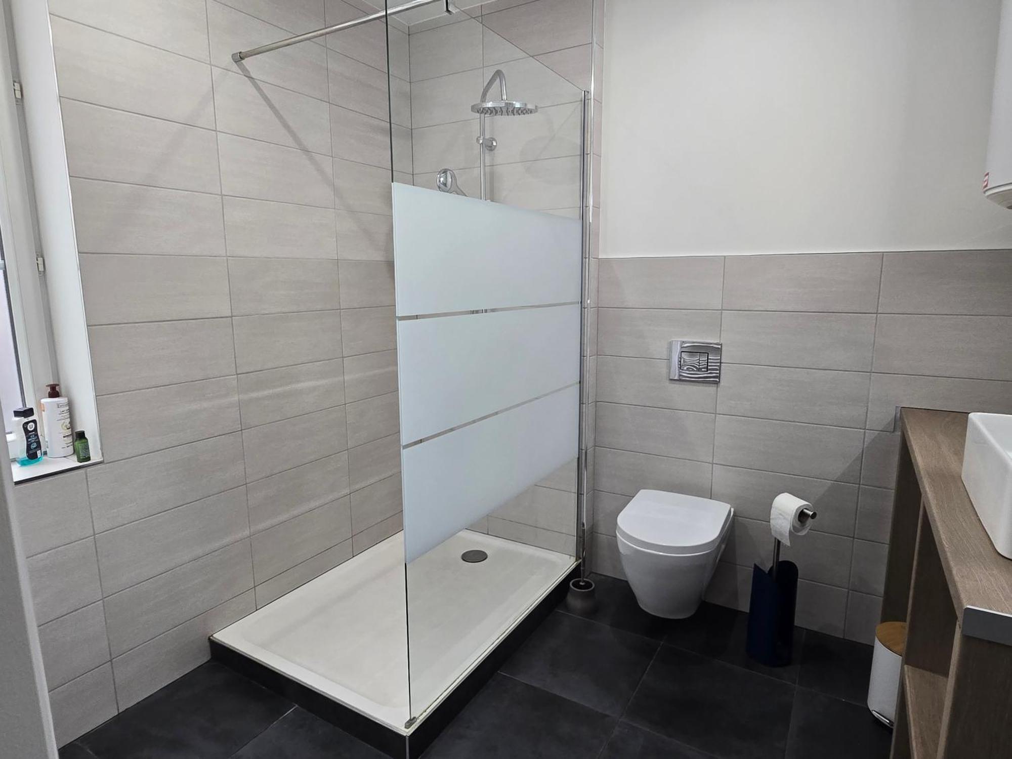 Appartement Au Calme Idealement Place A Macon. Exterior photo